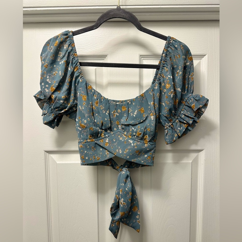 ALTAR’D STATE TIE BACK FLORAL CROP TOP